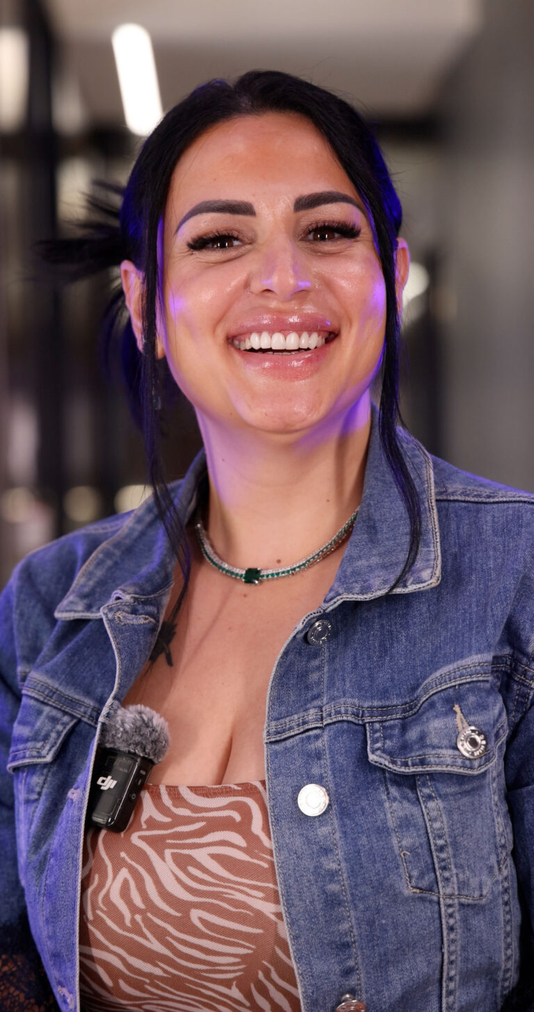 L’esperienza del sorriso di Enkeleda – Composite Bonding