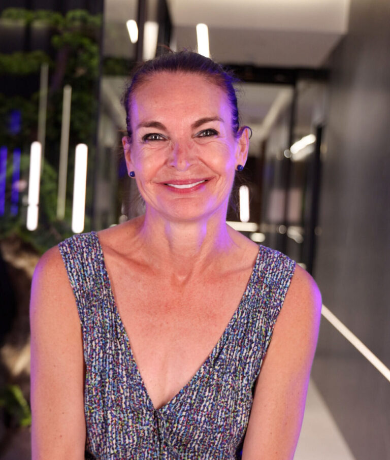 Eksperienca e Fabienne – Kurora zirkoni