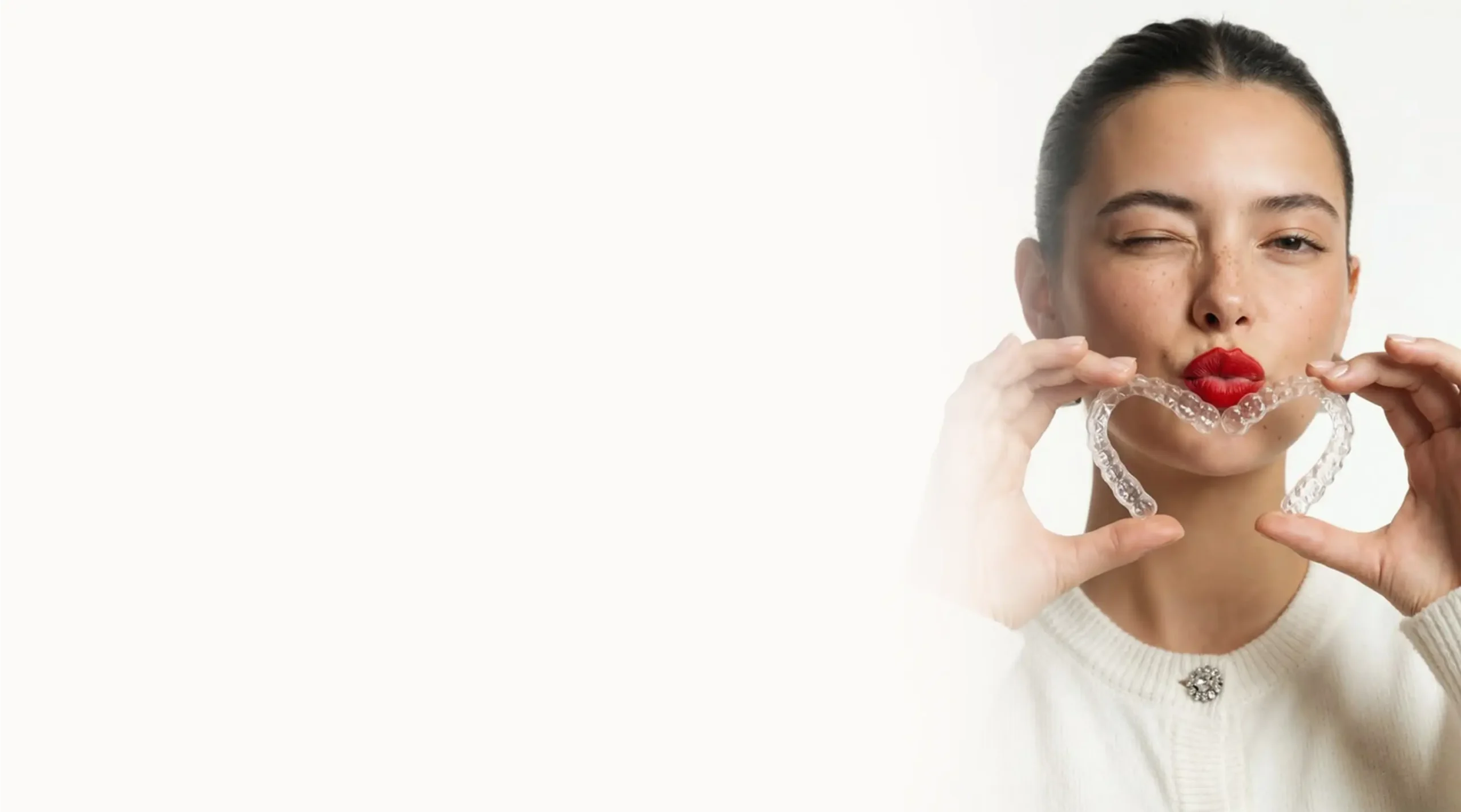 Invisible Aligners